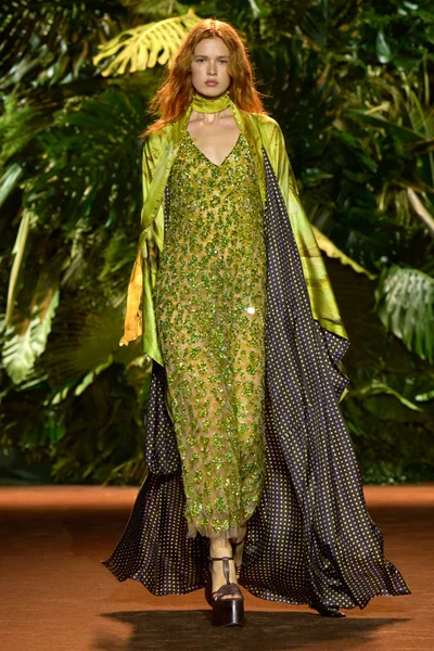 Look 37